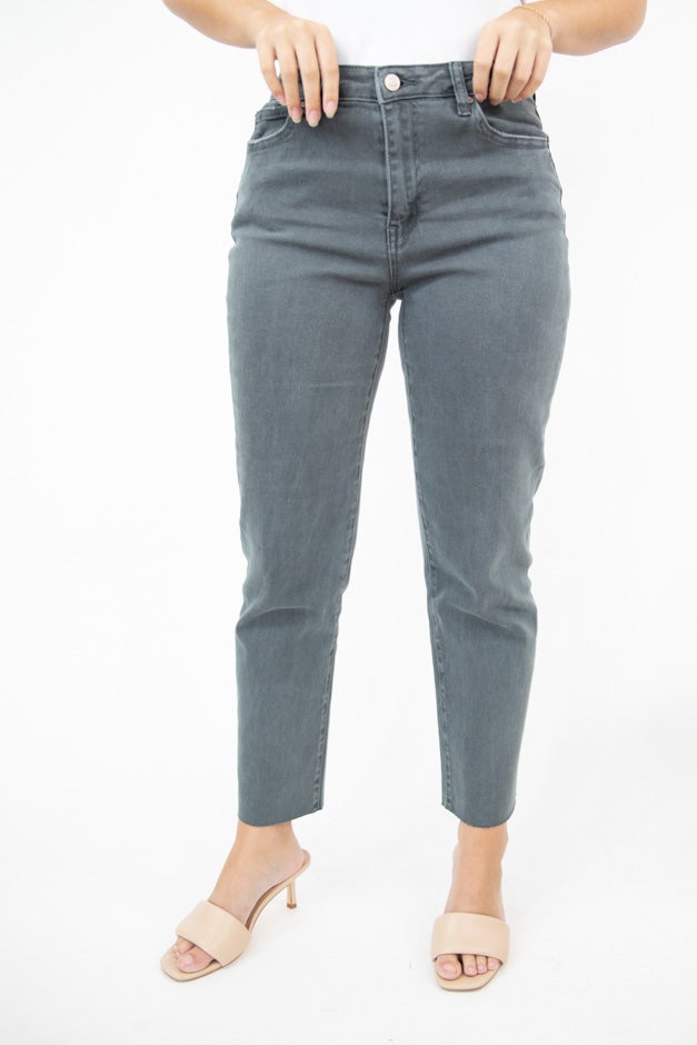 Everyday Essential Cropped Straight Jeans