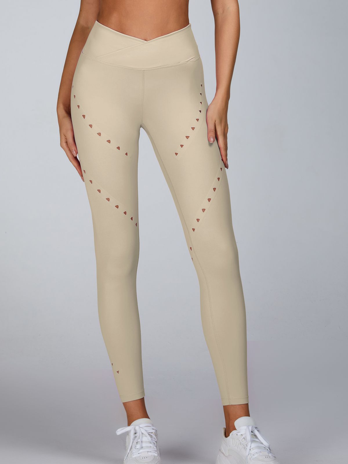 Cutout Tailoring Sports Bras